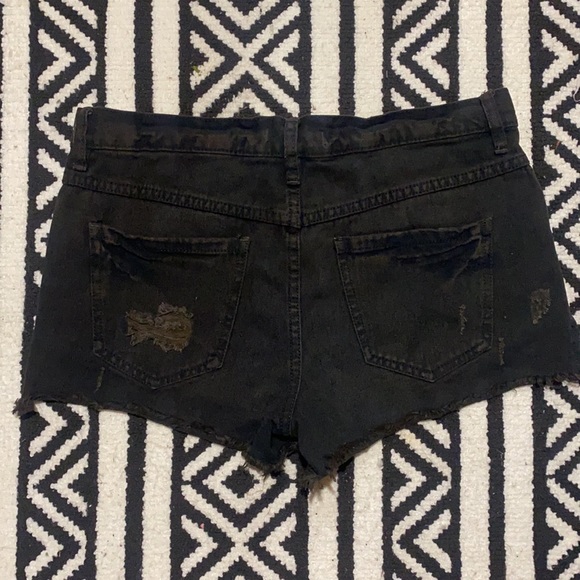 FREE PEOPLE SHORTS - Picture 2 of 4